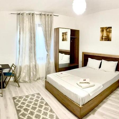 Aparthotel Ipsilanti House Iasi Exterior foto